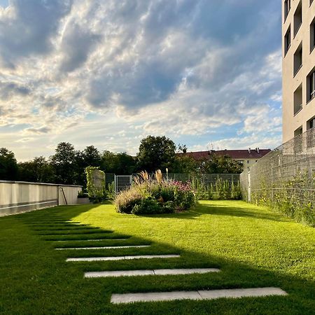 Central Stay Bratislava Eksteriør bilde